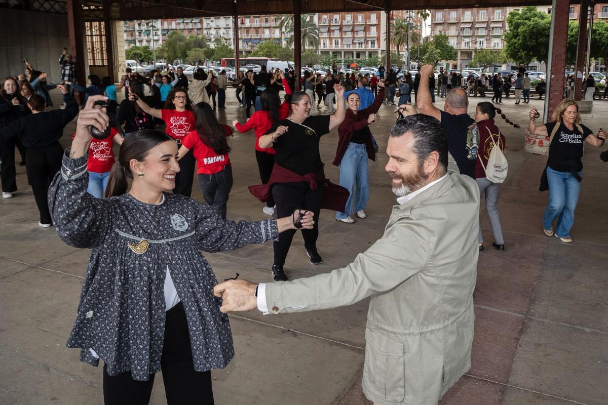 Ensayo general de la "Dansà de les Falles" 2026 (adultos)