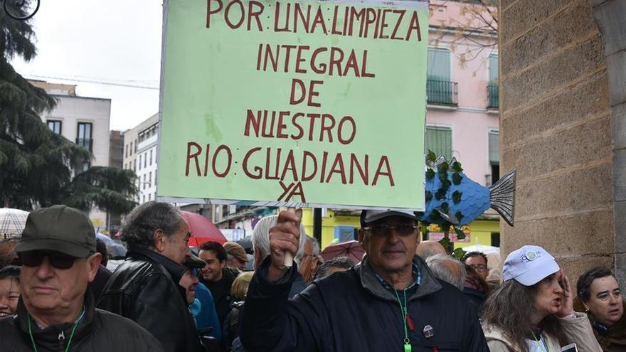 Salvemos el Guadiana denuncia vertidos a orillas del río en Badajoz