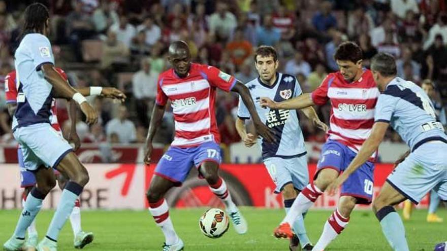 El Rayo Vallecano castiga al Granada en el minuto 93