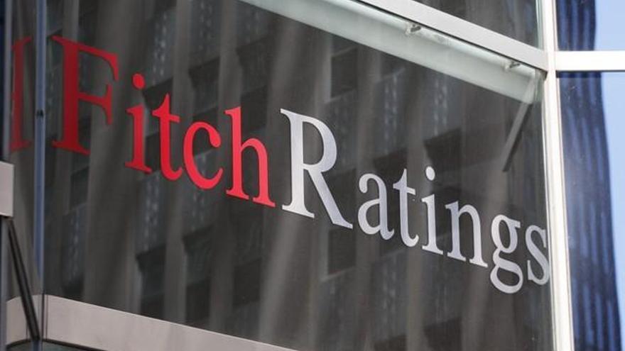 Fitch se plantea rebajar más la solvencia de Cataluña