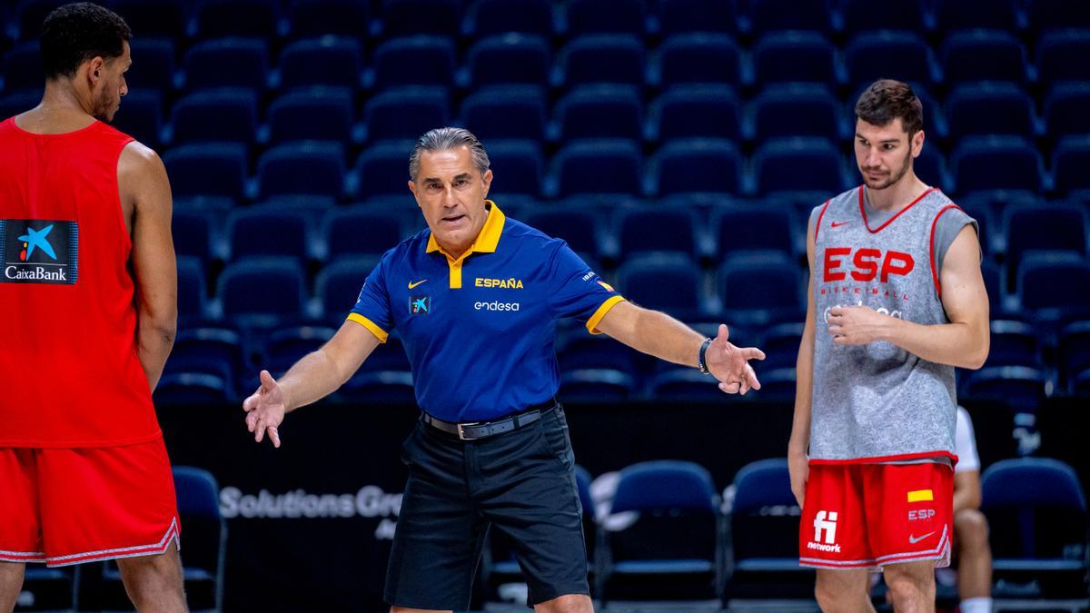 Scariolo, durante un entrenamiento del equipo en Pamplona