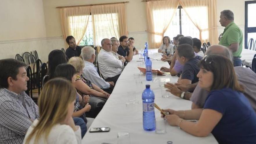 Reunión mantenida ayer por parte de los vecinos de la plataforma de afectados.