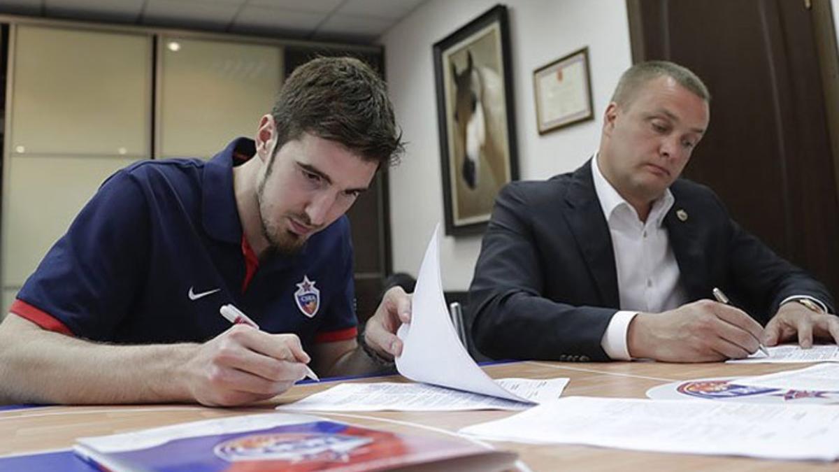 De Colo firmó su nuevo contrato con el CSKA Moscú