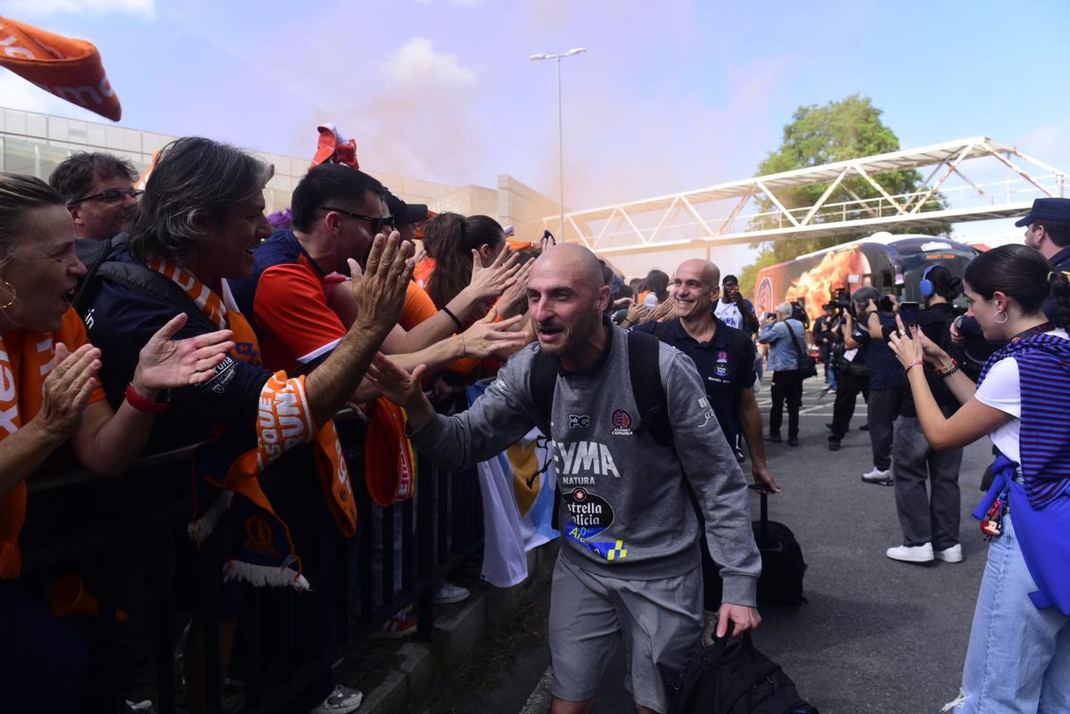 Recibimiento al Leyma antes de la final por el ascenso ante Estudiantes