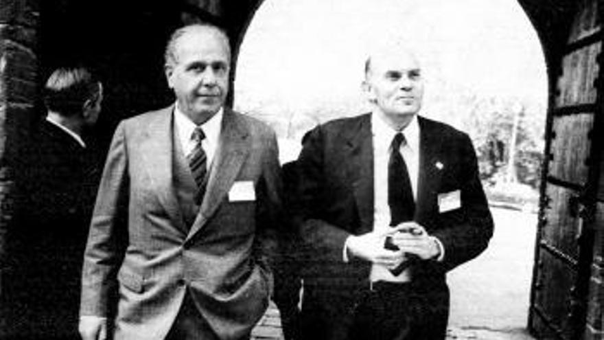 José López-Muñiz, a la izquierda, y Carlos Soler Durall, en un congreso hospitalario.
