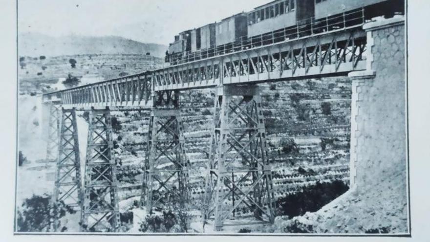 Fotografía que aparece en el libro «Costas y paisajes de la marina de Alicante», de Paulina Iborra, que lo firmó con el seudónimo de Narciso del Prado. Se publicó en 1918.