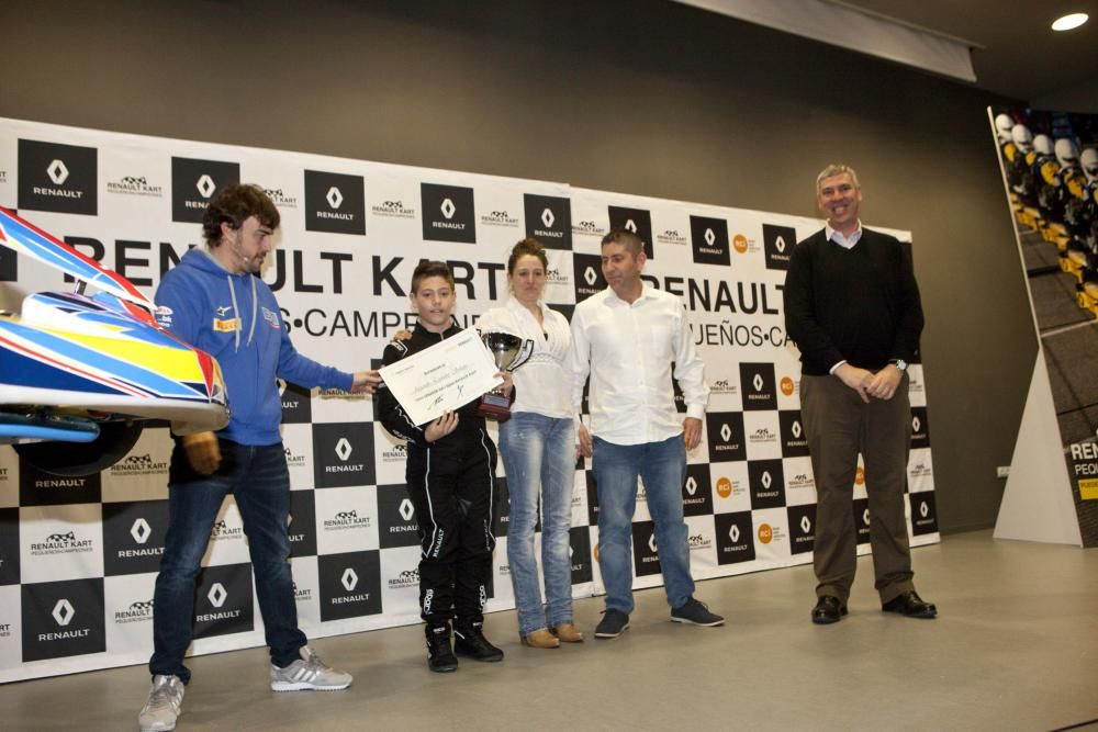 Fernando Alonso entrega los premios Reanult Kart