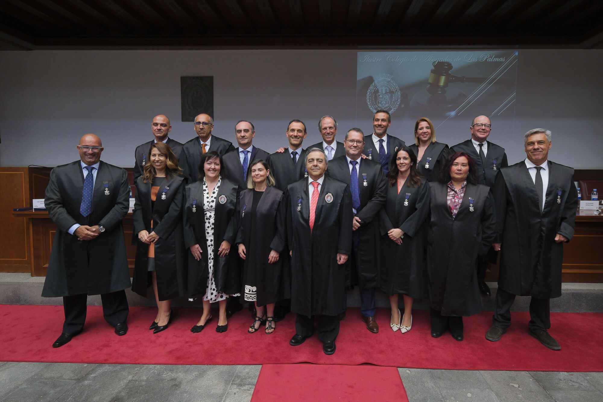 Jura de letrados y entrega de medallas al mérito profesional