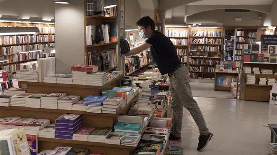 Librerías, ferreterías y reparación de calzado y ropa podrán abrir este lunes