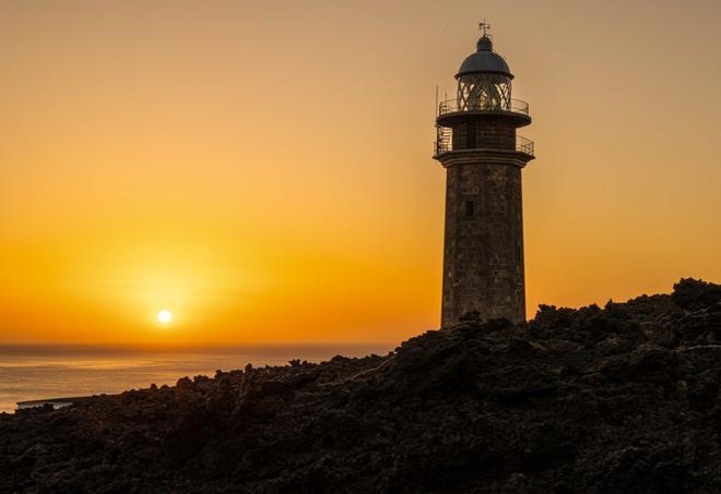 Atardecer en el faro Orchilla, el Hierro