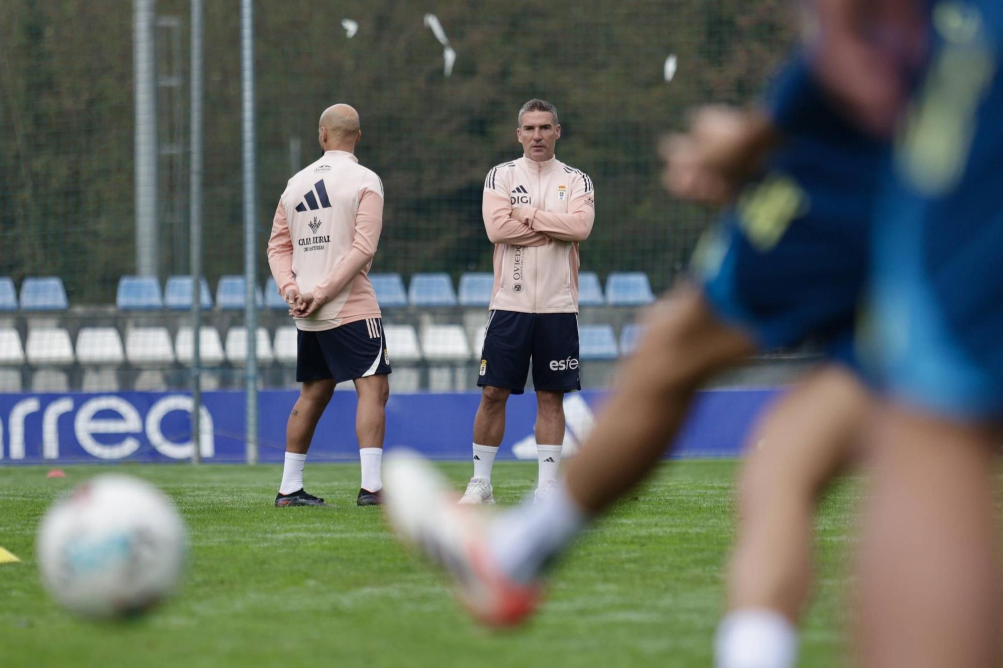 EN IMÁGENES: Así fue el primer entrenamiento de Luis Carrión al frente del Real Oviedo