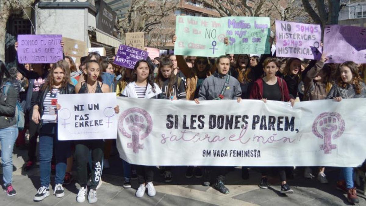 Manifestació a Manresa en motiu del Dia Internacional de la Dona