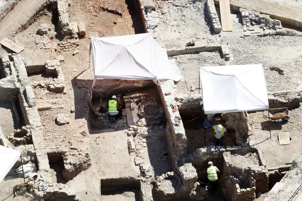 Arqueólogos avanzan en el entorno de la obra ...