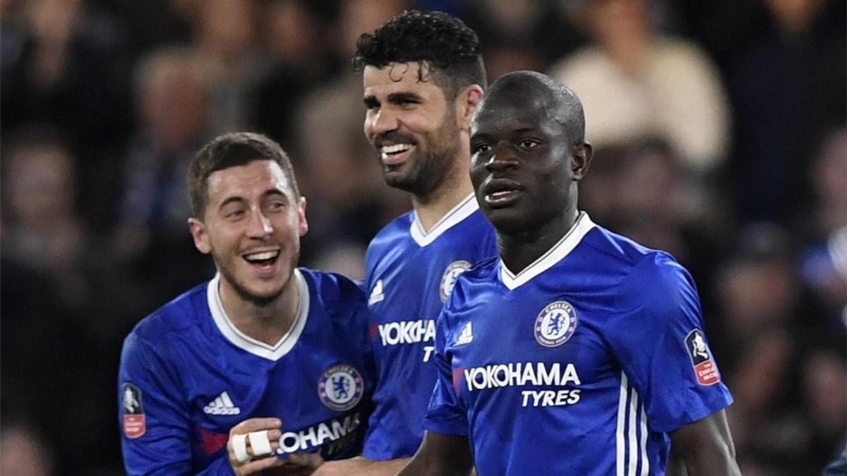 Eden Hazard, Diego Costa y N'Gono Kanté durante un partido del Chelsea en la temporda 2016/17