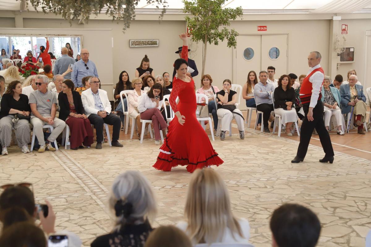 Desfile benéfico de moda flamenca a beneficio de Acodem Desfile benéfico de moda flamenca a beneficio de Acodem