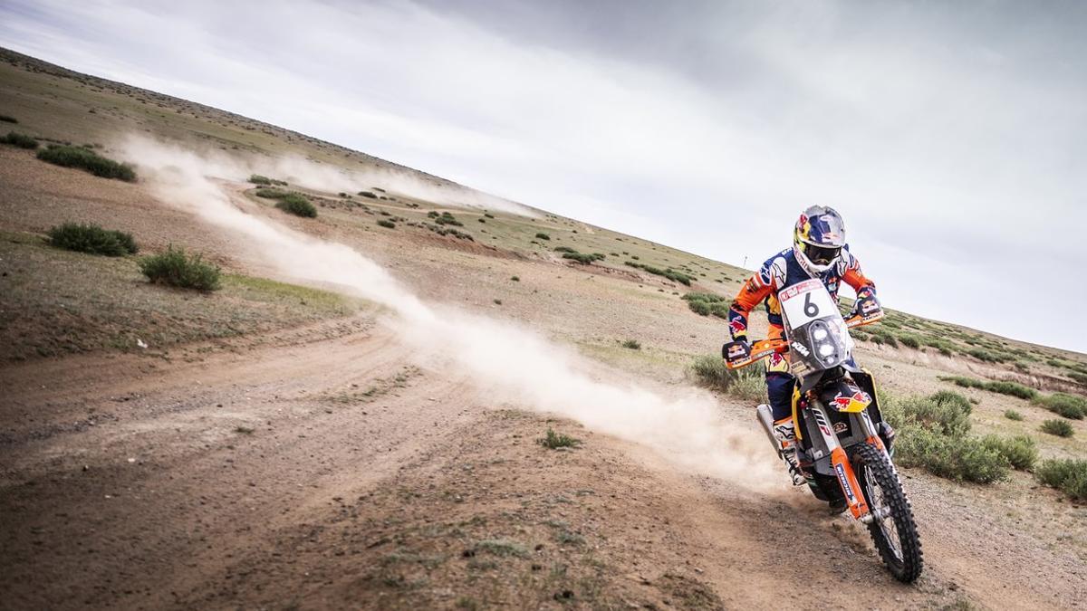 Sam Sunderland manda en motos en el Rally de la Seda