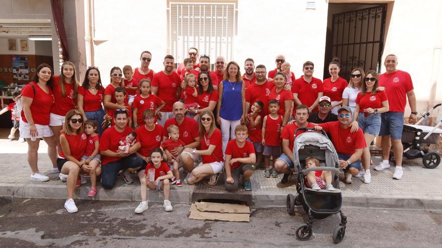 Búscate en la galería de collas de las fiestas de Sant Pere del Grau