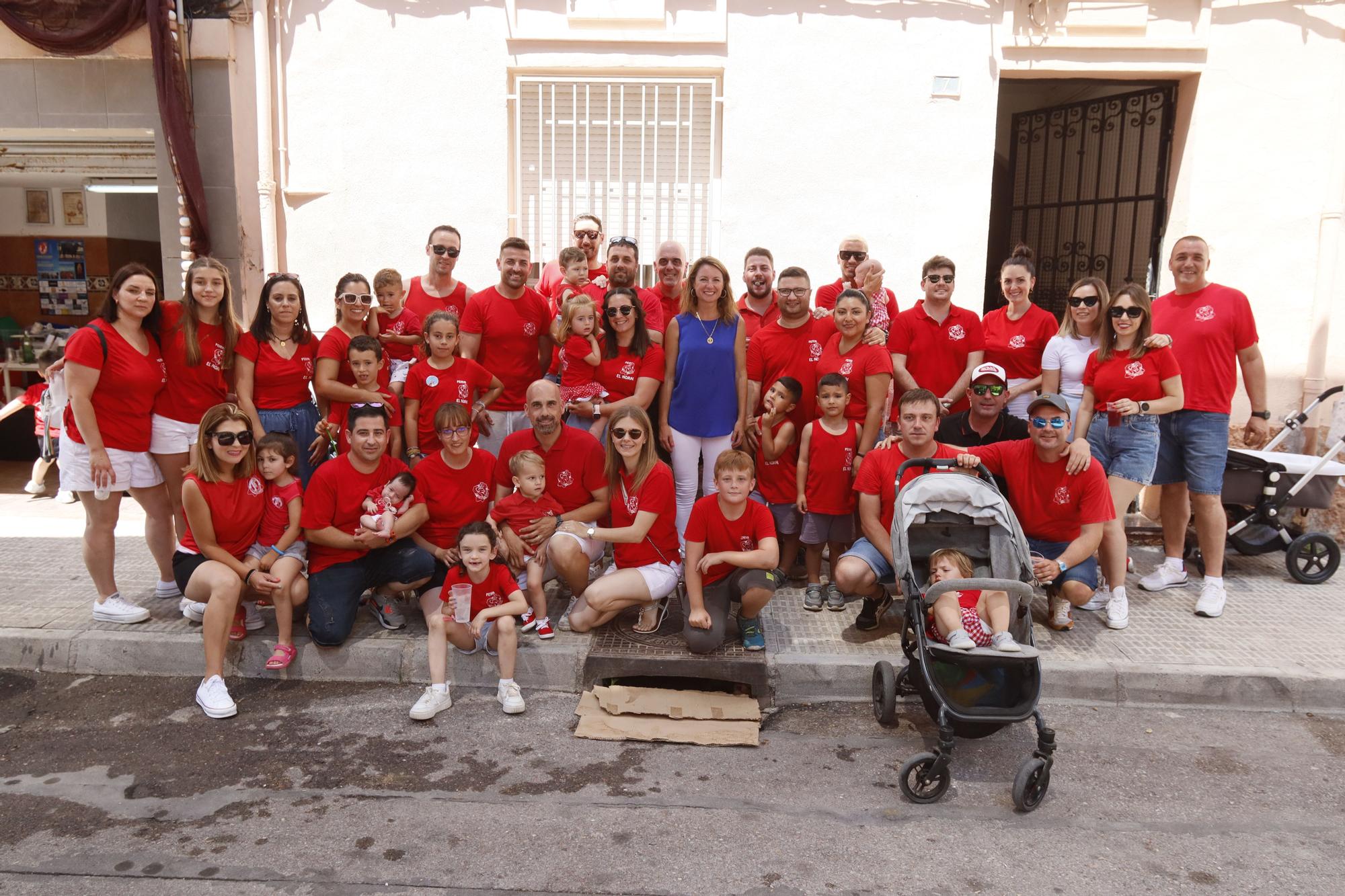 Búscate en la galería de collas de las fiestas de Sant Pere del Grau