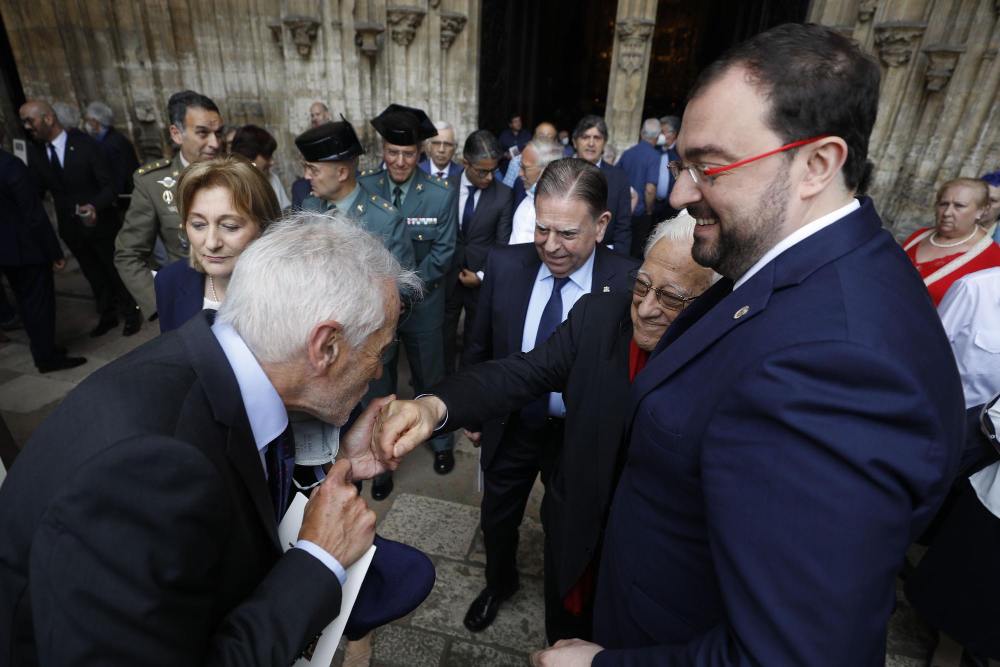 EN IMÁGENES: Asturias despide a Gabino Díaz Merchán en un multitudinario funeral en la Catedral de Oviedo