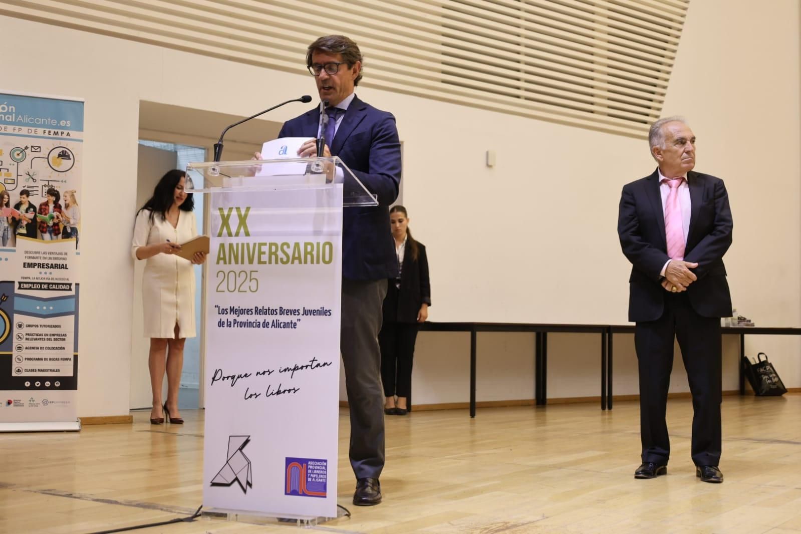 Entrega de premios en el ADDA del XX Concurso de los Mejores Relatos Breves Juveniles de la Provincia de Alicante