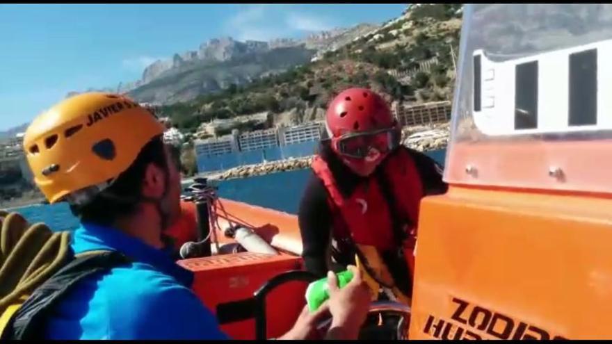 Cinco escaladores rescatados por mar en Calp tras ser atacados por las gaviotas