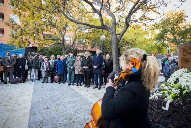 Homenaje a las víctimas de la casa cuartel de Zaragoza