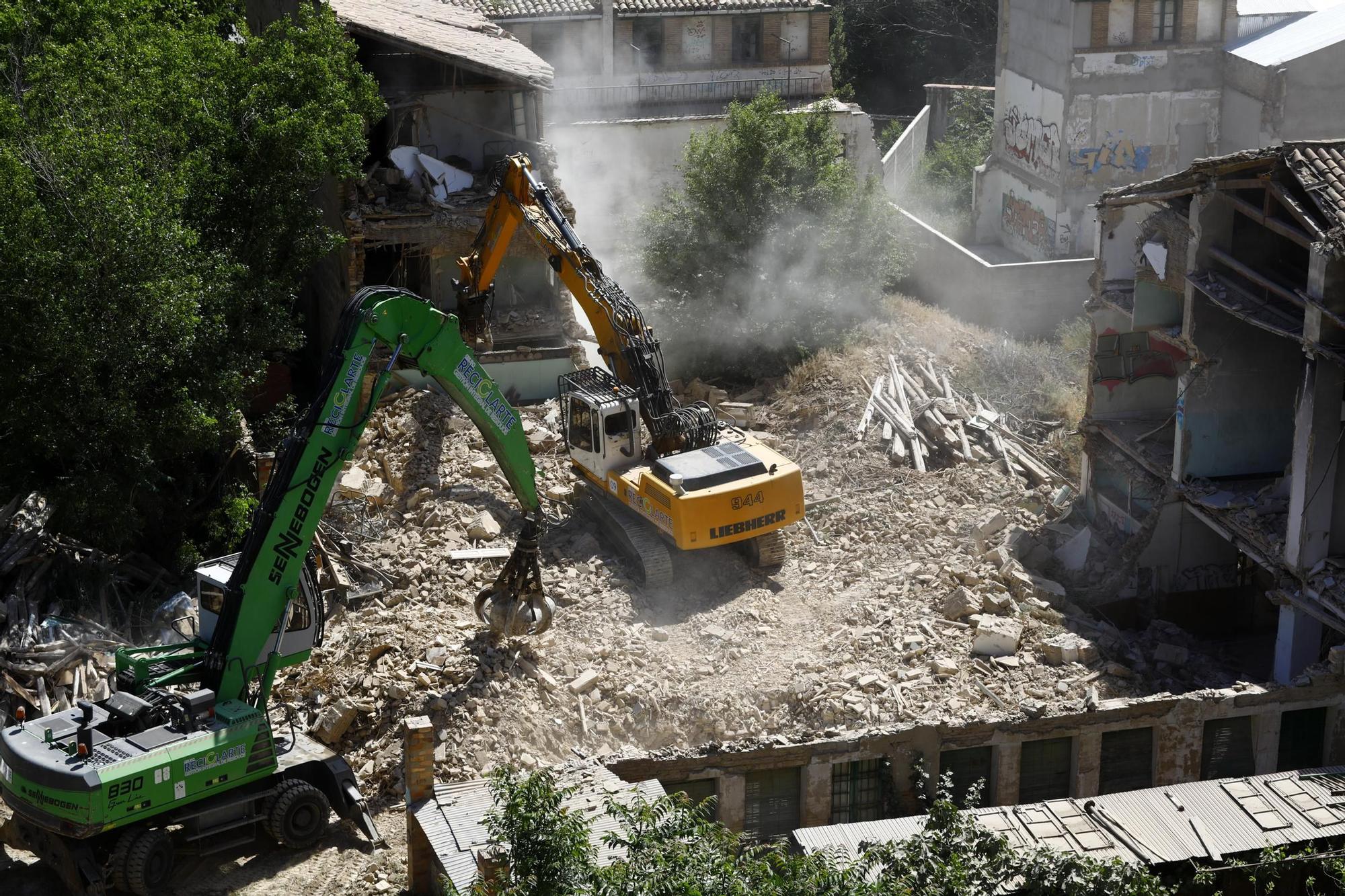 EN IMÁGENES | Así ha sido la demolición del antiguo reformatorio de Torre Ramona