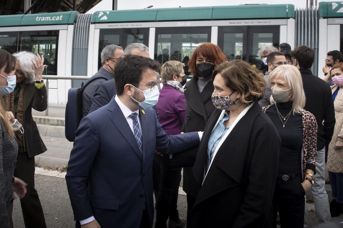 Colau y Aragonès, tras el acto en el que juntos han celebrado este lunes el inicio de las obras del tranvía