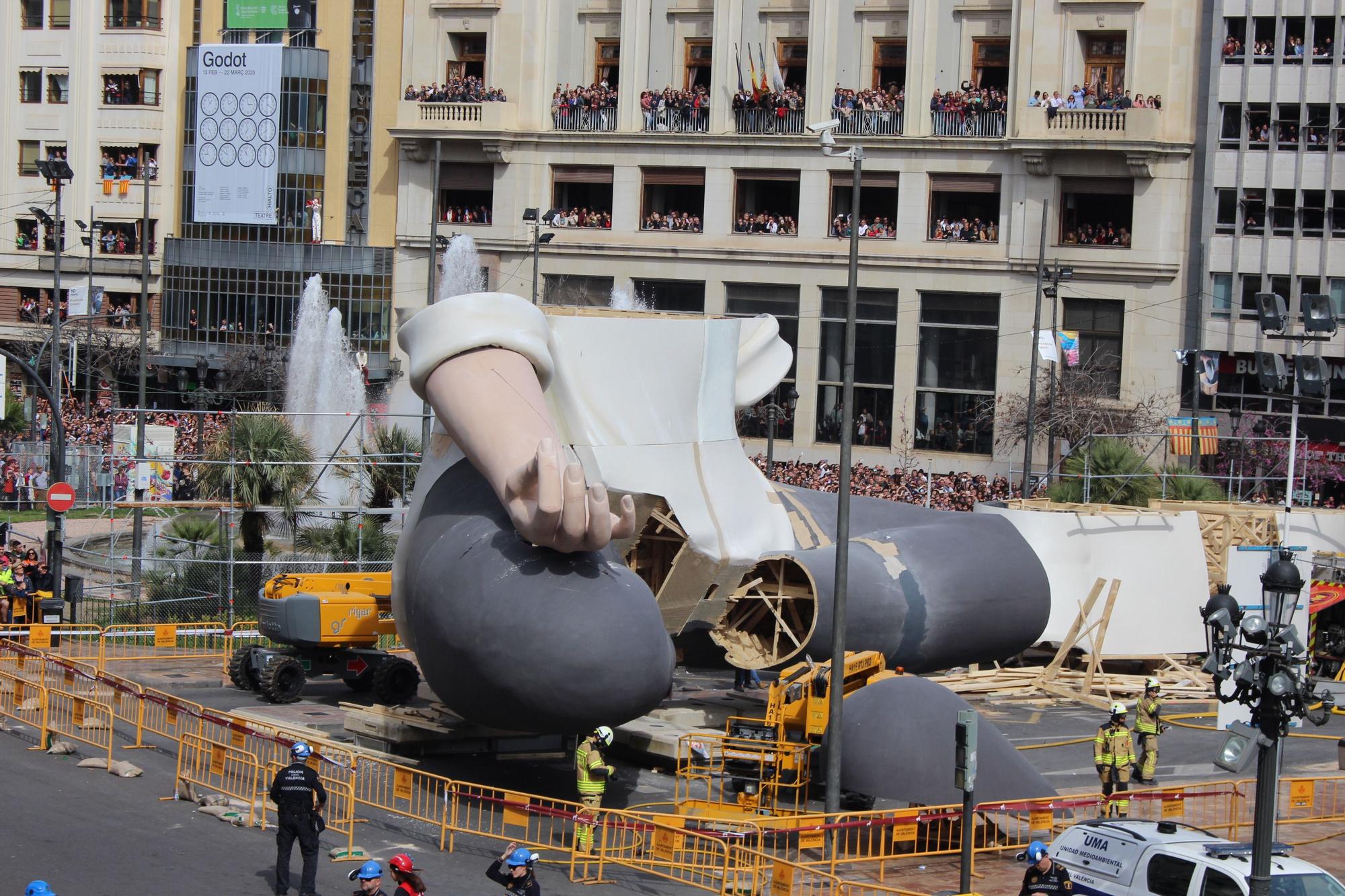 Fallas 2021: La historia gráfica de La Meditadora