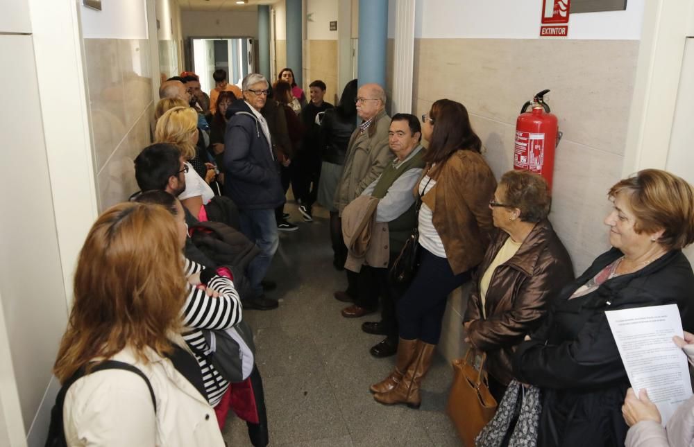 Los padres de Cangas, en pie de guerra por la falta de pediatras