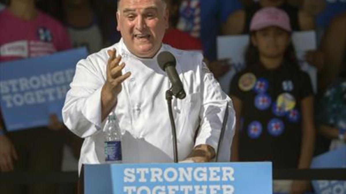 El chef José Andrés, durante su intervención en el mitin demócrata celebrado el miércoles en Tampa.