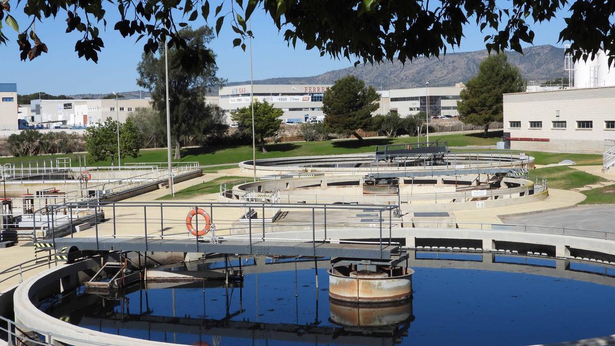 La estación depuradora de la Mancomunidad Intermunicipal del Valle del Vinalopó se encuentra ubicada en Elda.