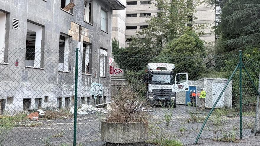 Nuevo paso para la recuperación de un agujero negro urbanístico en Oviedo: el Centro de Sangre y Tejidos se irá en dos meses del viejo HUCA a Llanera