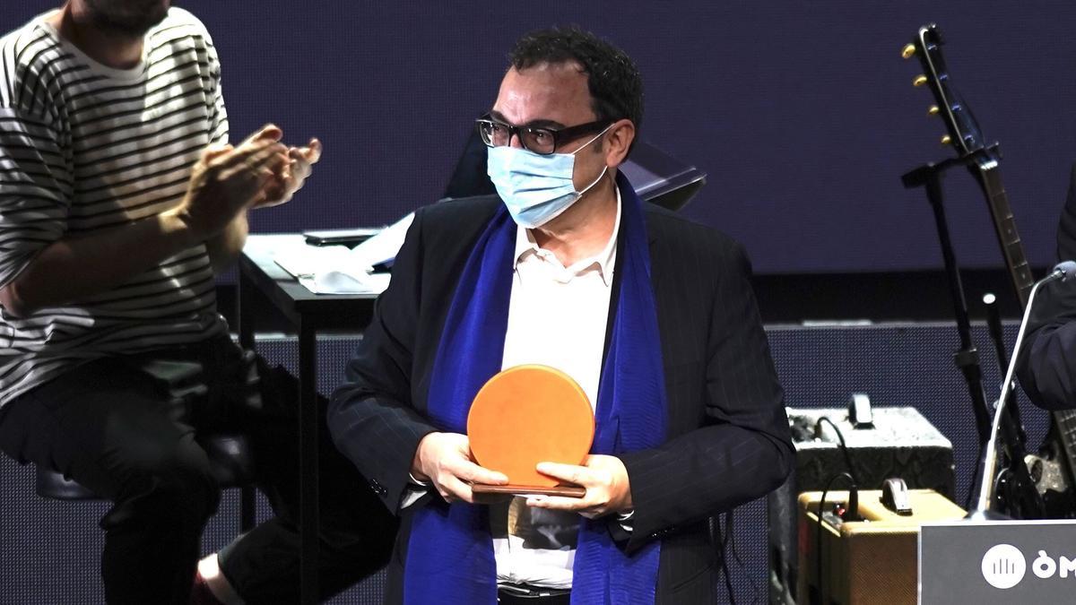 Sergi Belbel recibe el premio Sant Jordi en la Nit de Santa Llúcia