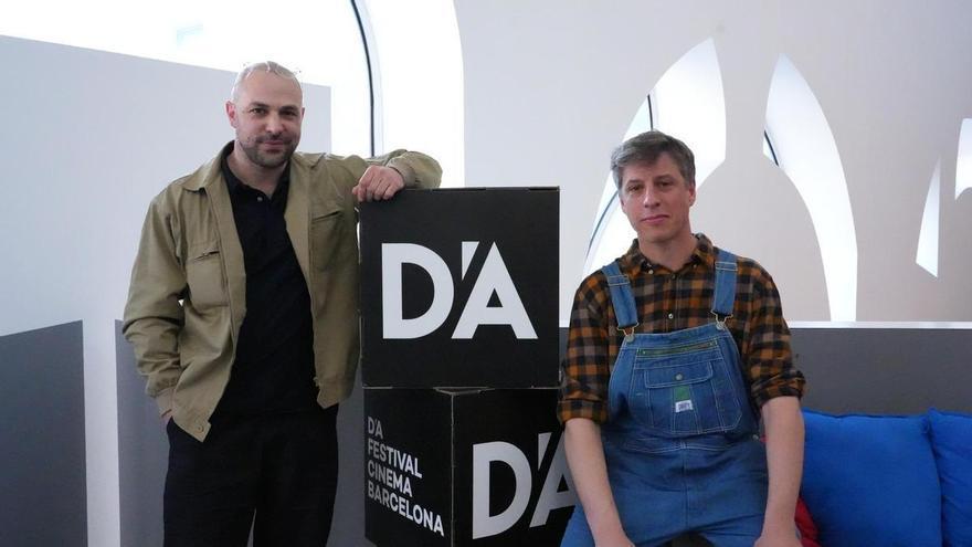 «En comptes de llançar proclames, els artistes fan, i això ara mateix és un missatge polític»
