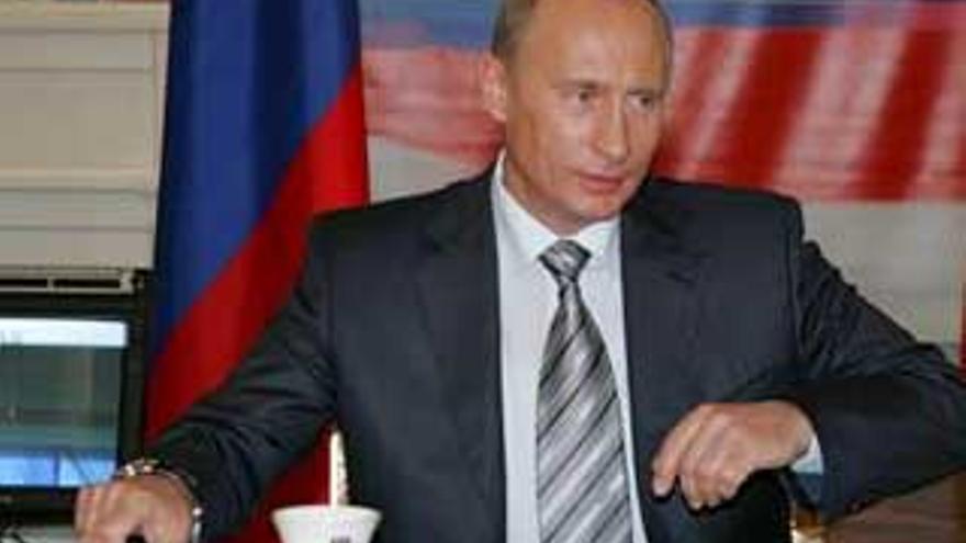 Putin apuesta por el rearme frente a EE.UU y pide la retirada de Irak