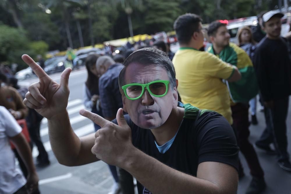 Los seguidores de Bolsonaro celebran su victoria