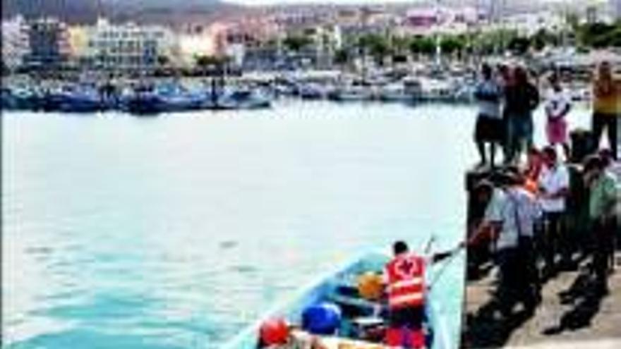 Tres muertos al intentar llegar a la costa de Gran Canaria en cayuco