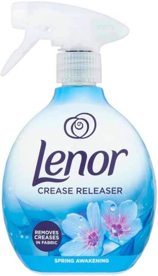 Spray para eliminar arrugas de la ropa de Lenor