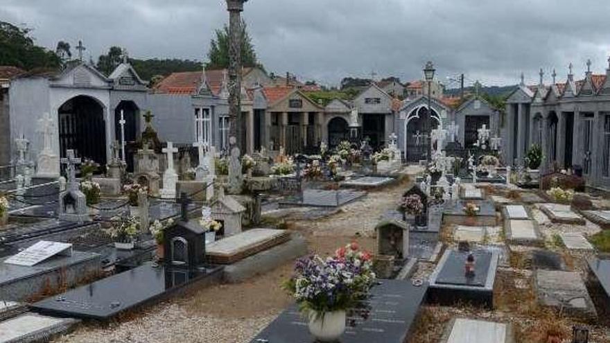 Cementerio parroquial de Vilariño, en Cambados. // Noé Parga