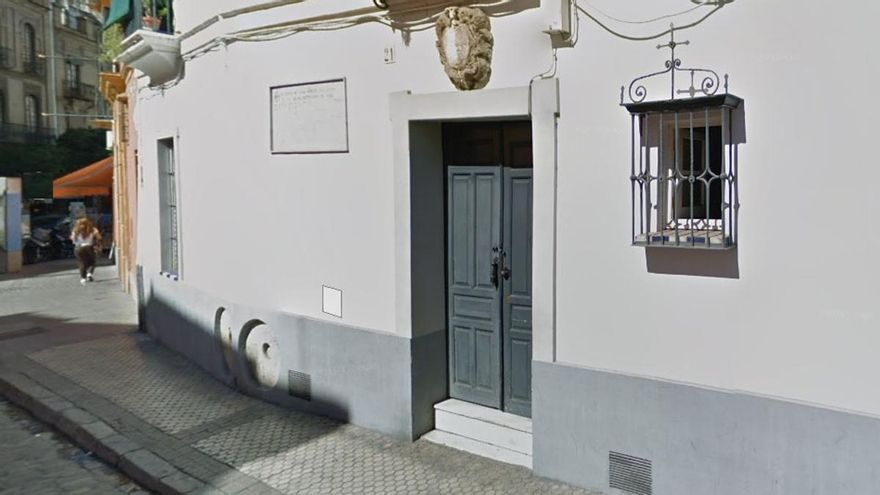 Muere un matrimonio por la combustión de una estufa en el centro de Sevilla