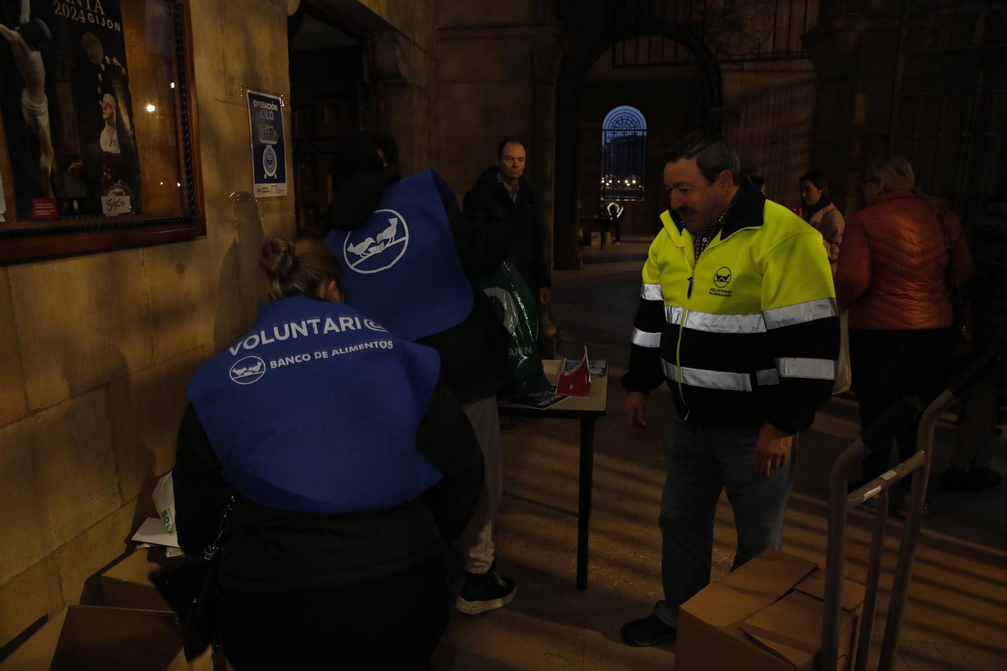 El concierto solidario y recogida de alimentos en la iglesia de San Pedro, en imágenes