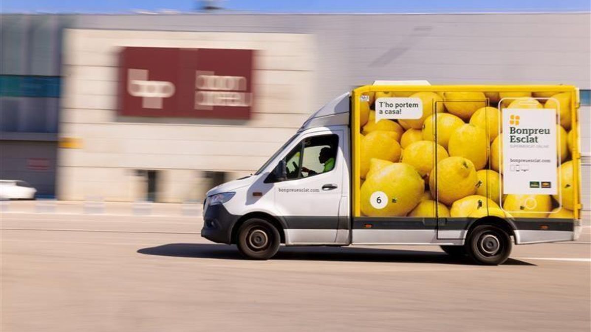 Una de las furgonetas de distribución del supermercado online del grupo Bon Preu.