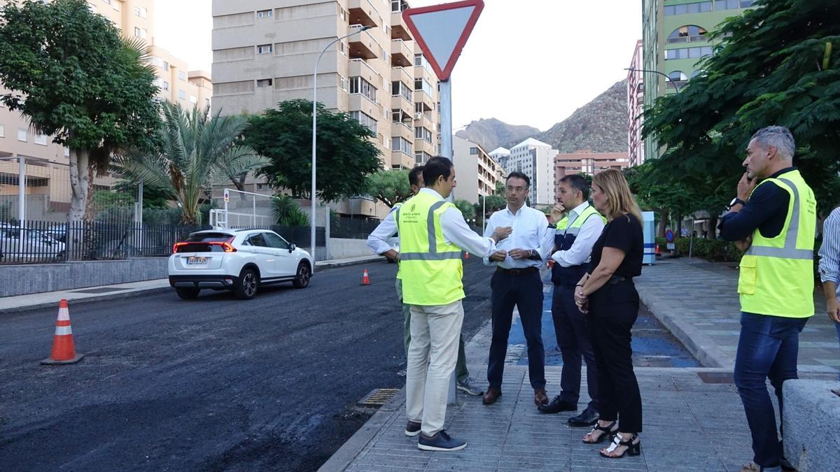 Obras de asfaltado en la calle Carlos J.R. Hamilton.