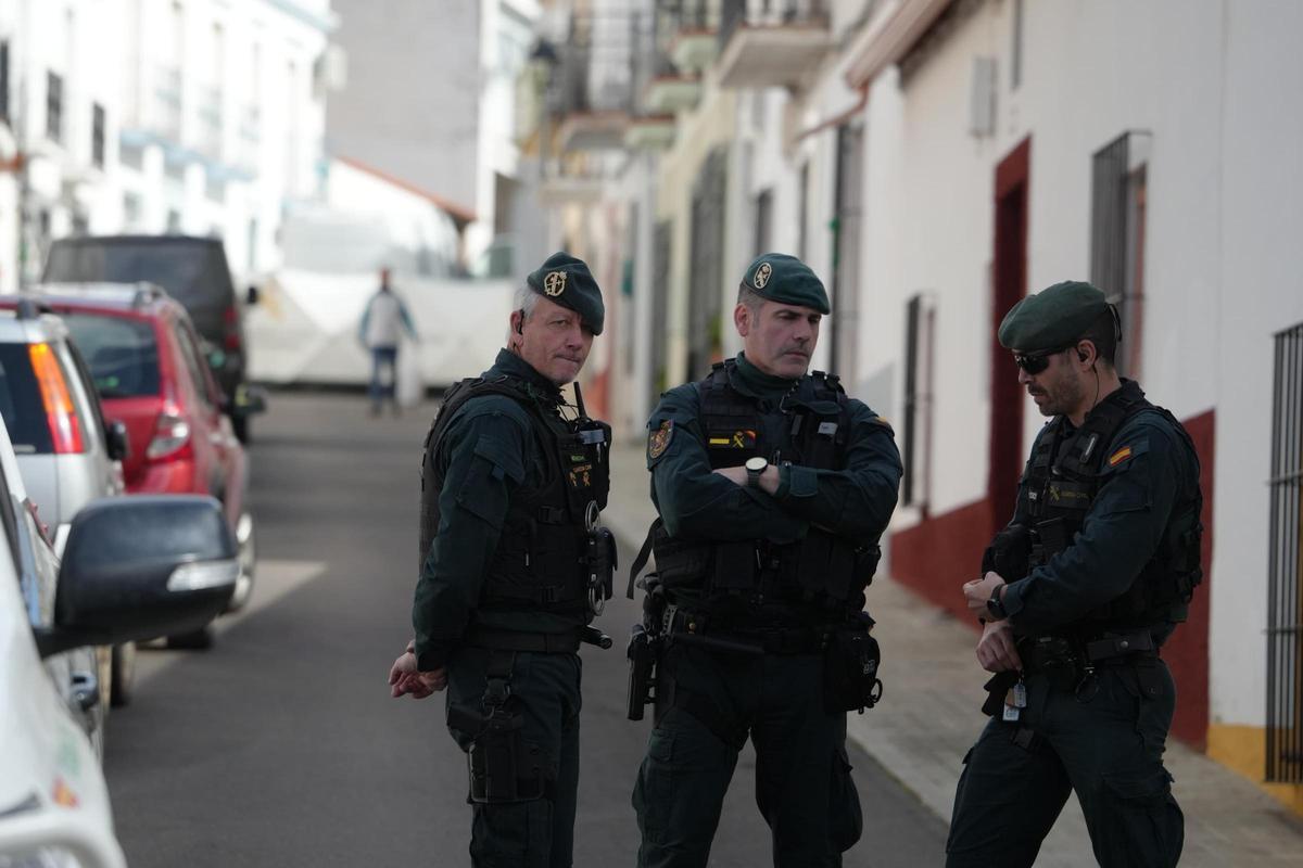 Fotogalería | El despliegue de la UCO en Hornachos, en imágenes