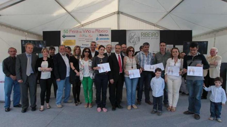 Entrega de premios de la Feria, en la que aparecen los ganadores con sus diplomas.  // Jesús Regal