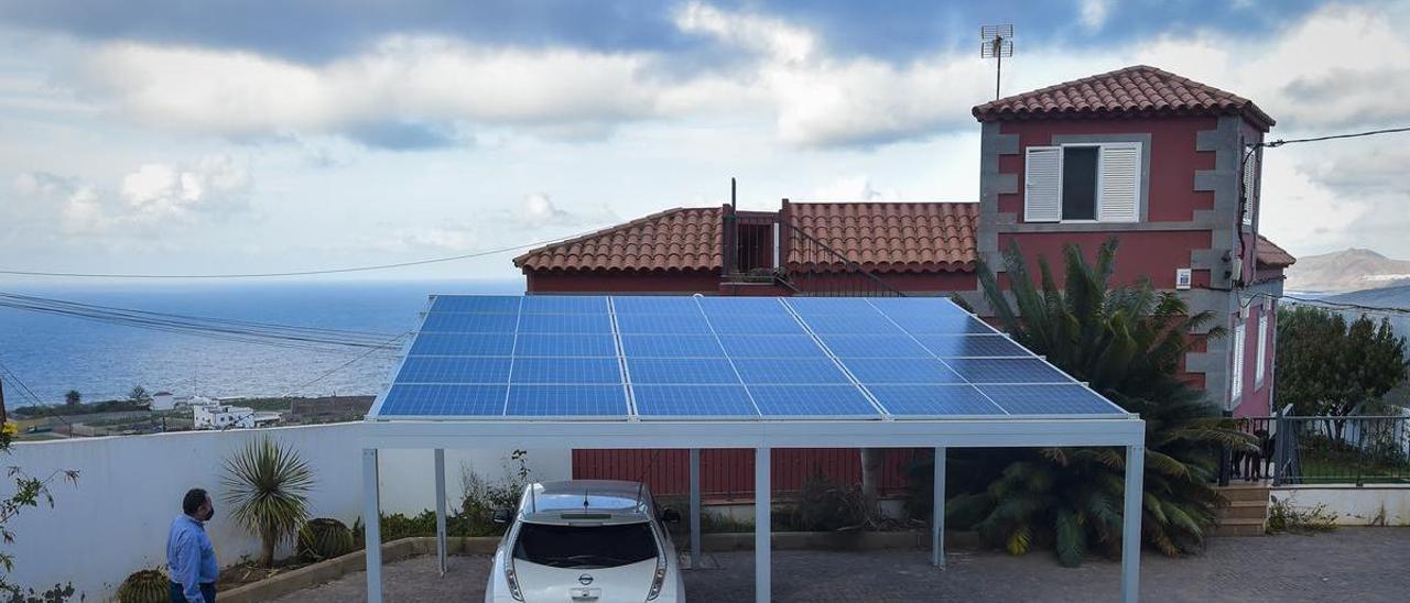 Instalación fotovoltaica en una vivienda unifamiliar de Gran Canaria.