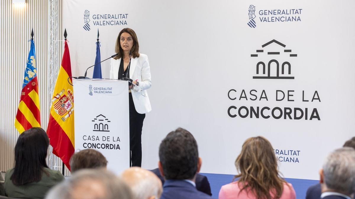 La consellera de Justicia, Nuria Martínez Sanchis, interviene en la inauguración de la Casa de la Concordia, en Alicante.