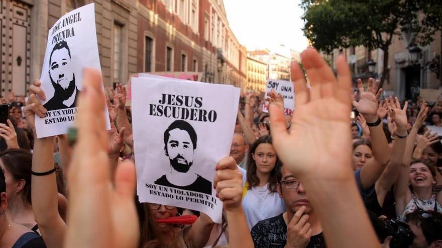 Mujeres sevillanas inician una campaña para que nadie contrate a &#039;La manada&#039;