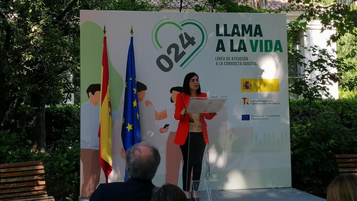 Opciones distintas para generaciones distintas: los jóvenes usan más el chat de prevención del suicidio y los adultos optan por el teléfono